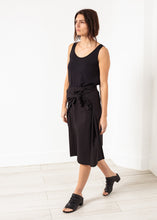 이미지를 갤러리 뷰어에 로드 , Bow Skirt in Black
