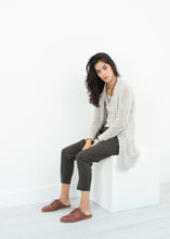 Charger l&#39;image dans la galerie, Bulk Stitch Cardigan in Cloud
