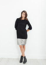 이미지를 갤러리 뷰어에 로드 , Border Dress in Black/Silver
