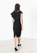Charger l&#39;image dans la galerie, Asymmetric Dress in Black
