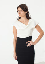 Charger l&#39;image dans la galerie, Asymmetric Dress in Cream/Black
