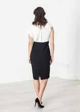 Charger l&#39;image dans la galerie, Asymmetric Dress in Cream/Black
