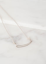 Charger l&#39;image dans la galerie, Bracelet 85 in Grey Silk/Silver
