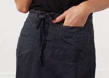 Charger l&#39;image dans la galerie, Double Pocket Skirt
