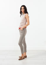 Charger l&#39;image dans la galerie, Belted Jeans
