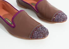 Charger l&#39;image dans la galerie, Bizi Cap Toe Loafer in Rose/Aubergine
