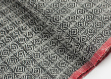 Charger l&#39;image dans la galerie, Diamond Scarf in Black/Natural
